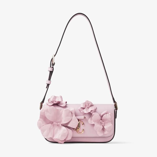 Jimmy Choo AVENUE MINI SHOULDER ，7萬5800元。（Jimmy Choo 提供）