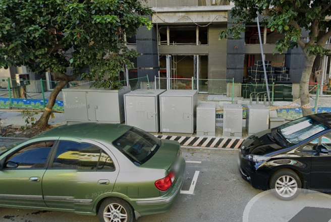 变电箱未美化前。（翻摄google地图）