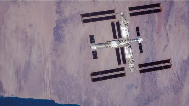 神舟十七太空人圓滿完成首次出艙任務。（大陸央視）