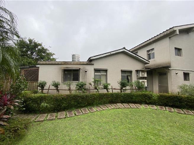 赖清德万里老家后方「别有洞天」，庭园步道修葺完善，与绿营声称的工寮有天壤之别。（中时资料照／高钧麟摄）