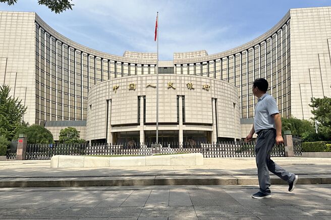 LPR按兵不动，2024年人行或存在降准、降息可能。图／中新社