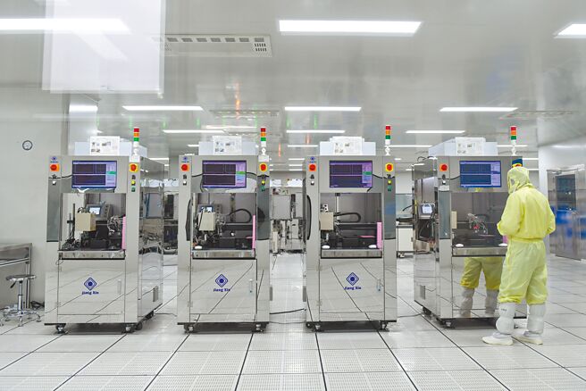 作為世界第一稀土蘊藏量大國和第一生產大國，大陸稀土產業鏈近年持續加速整合。圖為內蒙古包頭大力發展稀土加工產業。（新華社）