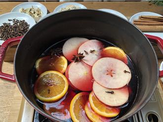 耶誕節來杯熱呼呼「熱紅酒」 暖身心還助眠、排毒好處多