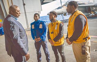 紅海護航 美防長登福特號航母