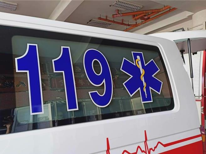 高雄市消防局於21日晚間8時至22日上午8時，執行緊急救護非創傷OHCA送醫執行10件。（示意圖／本報資料照）