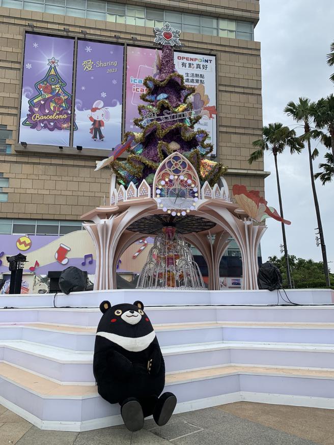 梦时代购物广场Purple Wish圣诞树（图片来源：高雄市观光局提供）
