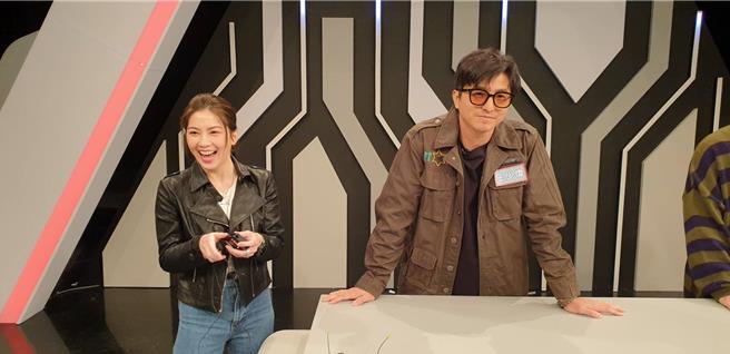 王少偉（右）、許藍方今同框錄製節目。（池宗玲攝）