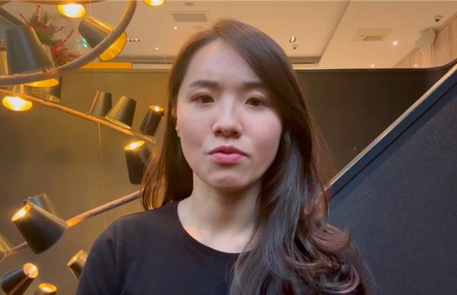 基隆市中正區一名85歲獨居張姓老翁13日因精神狀況不濟被送醫，20日醫院要求老翁出院，先暫時安置回住所，隔日老翁失蹤，在3公里外菜園附近發現死亡。市議員許睿慈質疑，社會處明知適逢寒流，老翁住處又斷水斷電，亦無子女照看，在沒有找到安置場所就送回家的結果，發生不幸憾事，社會處明顯有失職情形，應該要嚴加檢討相關流程改善。（市議員許睿慈提供／徐佑昇基隆傳真）