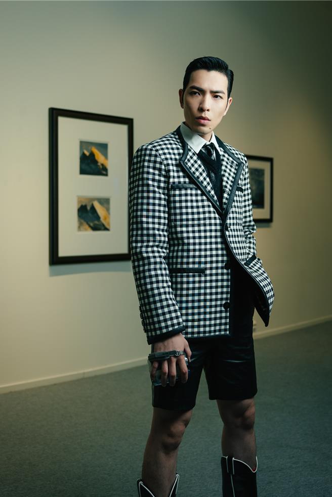 萧敬腾发行新专辑《野生》，日前推出新歌〈被丢掉的最后都去了什么地方〉MV。（华纳音乐提供）