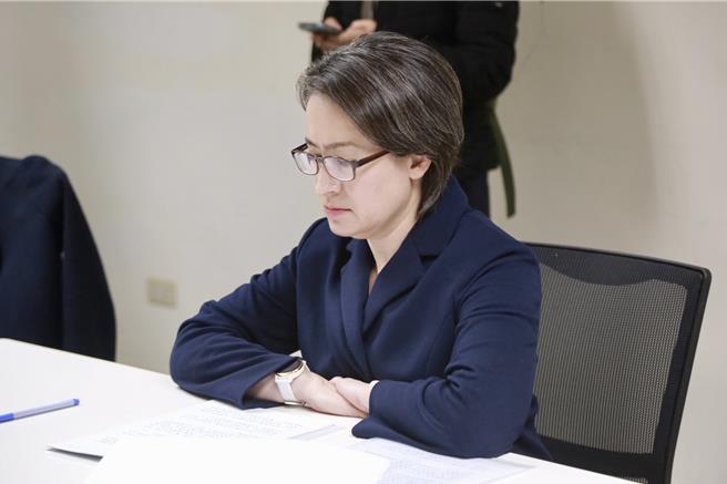 钮则勋提到，萧美琴有澄清国籍问题，有强化优势和弥补弱势，但是在谈到支持民进党的理由完全没说服力。（摘自萧美琴粉丝专页）