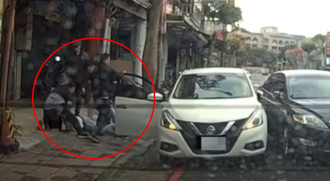 19歲詐團「接頭男」遭警設局圍捕 倒車撞警企圖逃逸被壓制