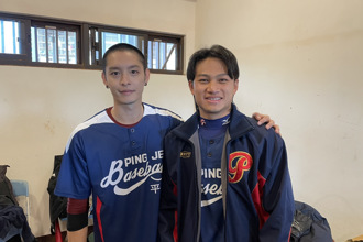 平鎮OB》徐若熙變成小粉絲 對決曹佑寧前先拿手機拍照