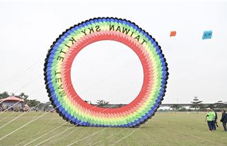 2023屏東風箏節盛大登場 搞怪造型風箏Q萌升空