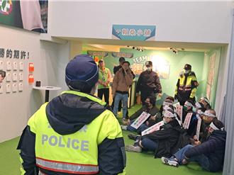 突襲賴清德黨部 勞團批「國營企業賴皮不簽團協」