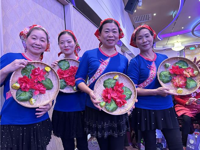 民进党高雄市立委候选人许智杰23日在凤山举办都会客家愿景发表会。（杨舒婷摄）