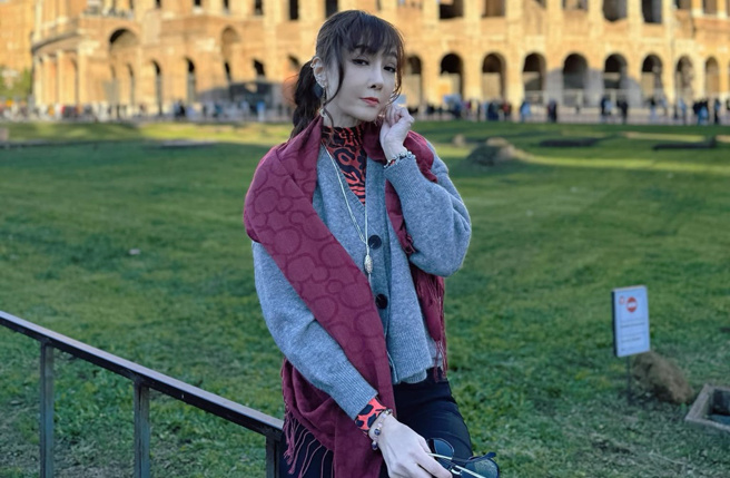 胡文英日前杠上航空公司。（图／胡文英脸书）