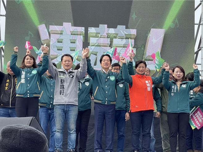 赖清德说，他支持中兴大学南投分部大学城计画吸引人才，让观光、医疗大升级。（杨静茹摄）