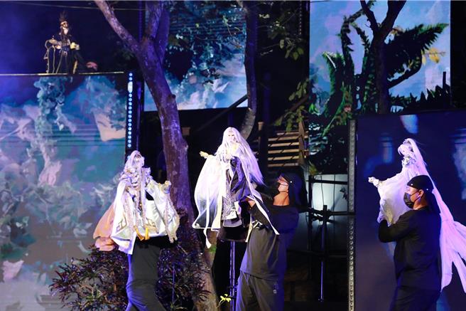 今年龍崎空山祭開幕首度與霹靂布袋戲合作，利用龍崎獨特山林地景，搭建環境式立體舞台，打造極具臨場感的沉浸式開幕專場《無盡魂》。（台南市文化局提供／曹婷婷台南傳真）