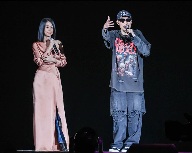 MC HotDog熱狗23日在台北小巨蛋舉辦「髒藝術家」演唱會。（粘耿豪攝）