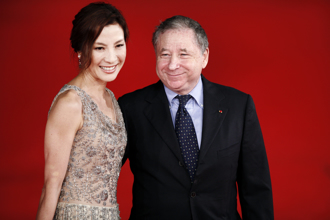 杨紫琼绝美婚纱曝光  往下1看改穿它 原来有这惨况