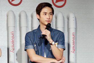 阿本遭酸「靠腦瘤、男友」搏版面 凌晨曝心境：到時就知道