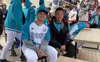 穀保OB》和王柏融一起出席簽名會 孫易磊想請教日職經驗