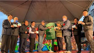 首本釣魚台海域討海故事繪本《拚無人島》耗時三年！馬英九出席發表會