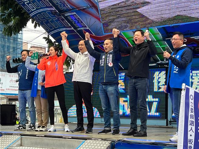 朱立伦、周锡玮今出席叶元之后援会成立大会。（王扬杰摄）