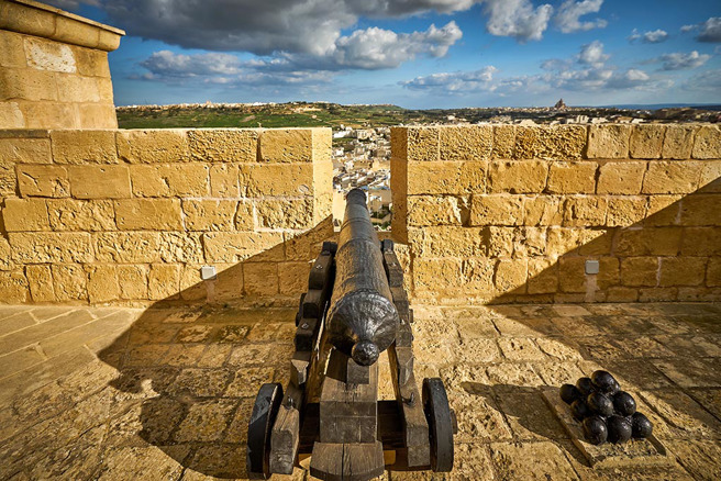 1938年日本侵華時，日軍曾朝著老子的成仙之地「老君台」，一連發射13枚砲彈，沒想到竟全部變成啞彈。（示意圖／達志影像）