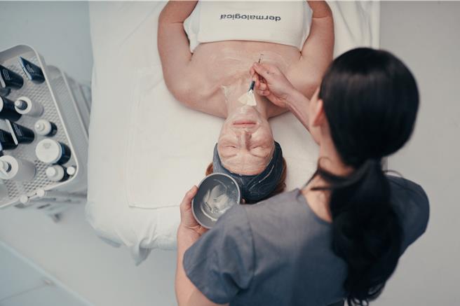 脸部SPA也是维持皮肤品质的一大关键。（德卡提供／黄唯淯台北传真）