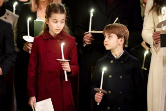 影》聽到耶誕老公公眼睛亮了！小路易喊「媽媽」 網全融化