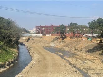 老街溪治理打造宜居環境 張善政視察芝和橋至領航南橋段