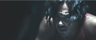 阮經天審訊室爆打前輩　開拍前告訴媽媽「今天要打張家輝」