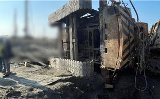 軍備局高雄工地起重機翻覆意外 工人送醫OHCA