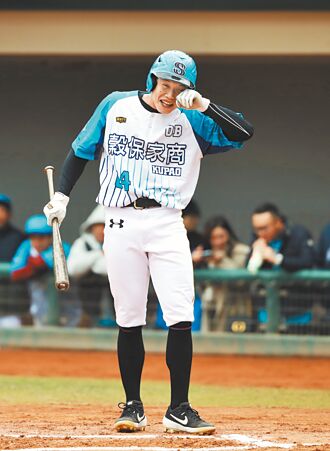 谷保OB》陈冠宇扛第4棒 爆笑重现边打边哭