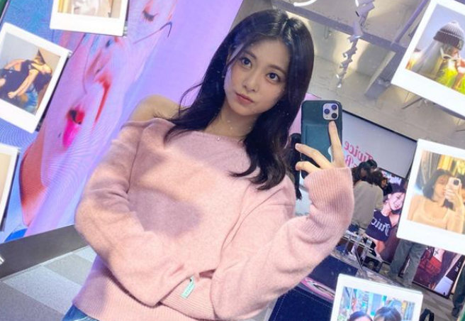 周子瑜晒出演唱会后台照。（图／周子瑜IG）