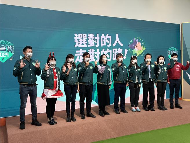 2024大選民進黨台北隊今公布特製款貓狗口罩。（蔡宗穎攝）