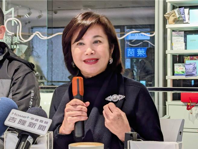 基隆市副市長邱佩琳表示，基隆推動行人優先及乾淨家園政策時，曾有不少爭議，但後續都證明政策方向是正確的。（張志康攝）