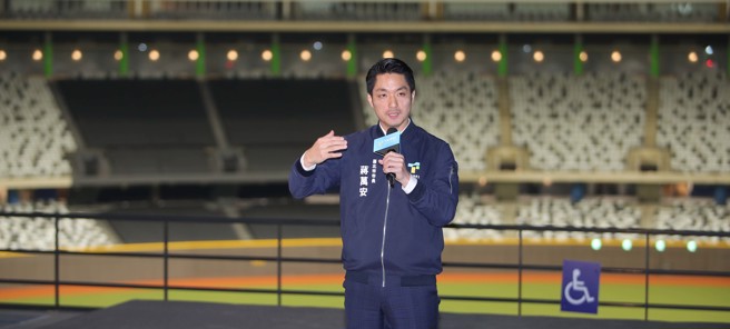 台北市長蔣萬安25日出席就職一周年記者會，他在致詞時強調市政工作的每一天，主角都是市民，他也向市民宣布接下來將打造台北成為「安全之都」、「運動之都」與「未來之都」等三項願景。（季志翔攝）