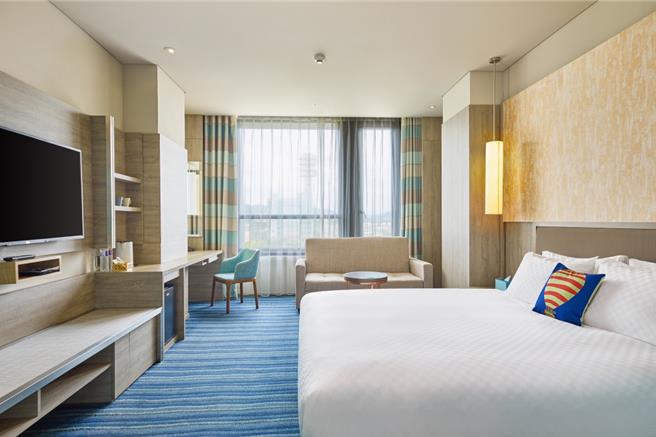 「2024新年快樂」住宿專案，即日起至2024年1月19日預定「趣淘漫旅-台東」住房，平日限定雙人探索客房1899元起。(凱撒飯店集團提供)