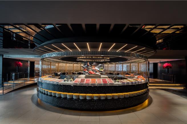 「泰市場」快閃台北晶華酒店「栢麗廳」，加菜不加價，平日午餐每人1580元，平日晚餐1680元，假日午餐及晚餐每人1980元，須加1成服務費。(台北晶華酒店提供)