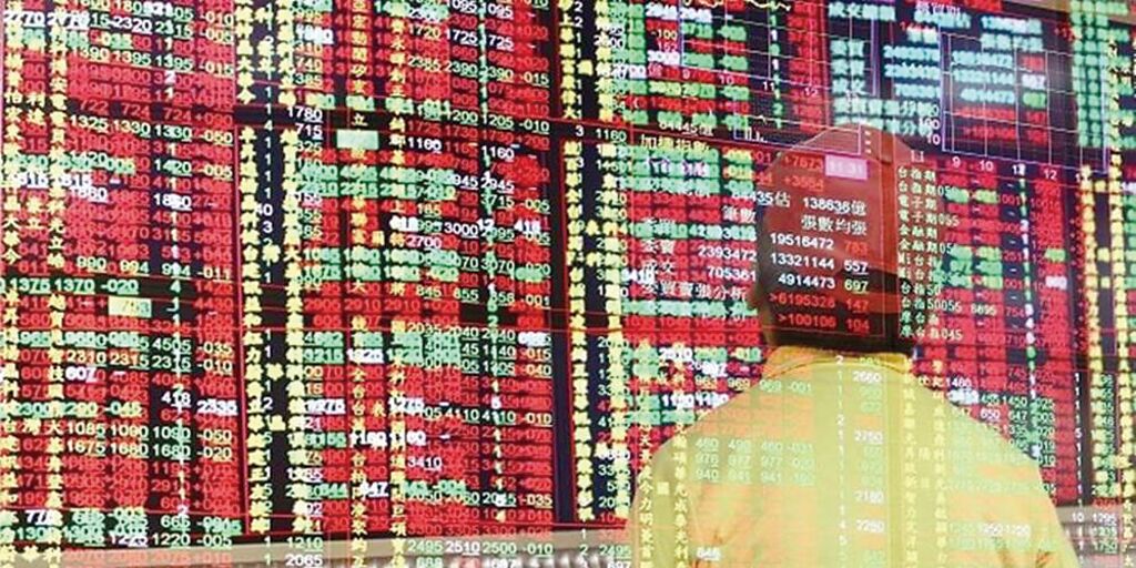 看好2024年營運獲利表現，外資擇優布局，大舉敲進緯創、華航各1.89萬張及1萬餘張。圖／本報資料照片