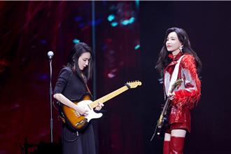 雙歌后合體驚豔四座！戴佩妮為solo橋段手長厚繭抱挫敗感入睡