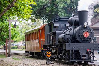 111歲老火車展示40年 斥資2200萬重現蒸汽噴煙運行