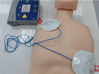 男暈倒命不該絕！ 接力搶救CPR＋13次電擊救回