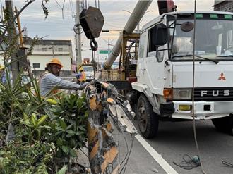 大貨車撞斷電線桿還肇逃 彰化鹿港近400戶停電