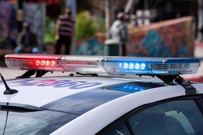 新北市某高中1名国中男学生25日中午与另名同学在教室内发生口角，争吵过程中，突持美工刀刺向同学，同学颈部遭刺伤，当场失去意识。（示意图／达志影像）