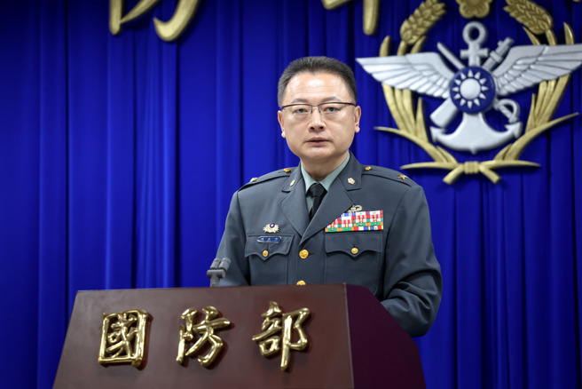 13共机、舰扰台！「探空气球」深夜现踪基隆西北方。(国防部提供)