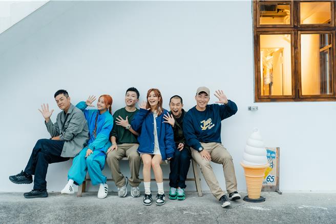 姚元浩（左起）、鬼鬼、張立東、莎莎、浩子與郭泓志搭檔參與《嗨！營業中3》。（好看娛樂提供）