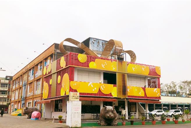 高雄多處角落吹起黃色旋風。（摘自高雄旅遊網臉書）